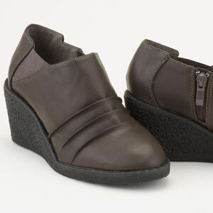 Olive Street Luyui Women’s Slip-On Comfort Wedges